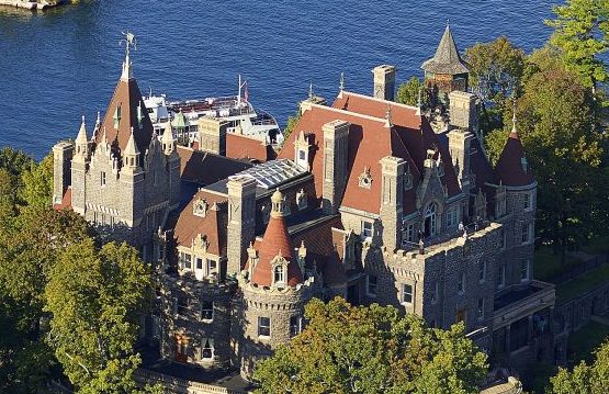 Boldt-Castle-Sun